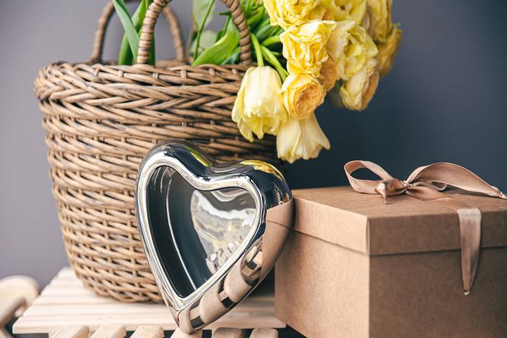 6 Date Night Basket Ideas for Couples