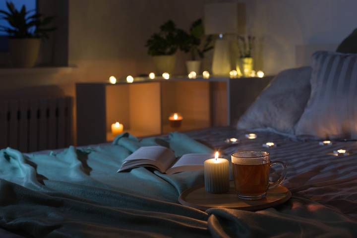 How to Create a Romantic Bedroom with Candles
